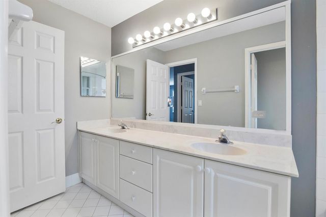 6370 Stonehurst Circle, Lake Worth, FL 33467