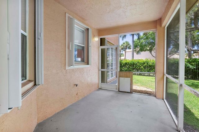 6370 Stonehurst Circle, Lake Worth, FL 33467