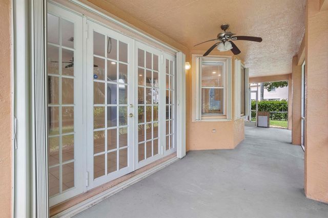6370 Stonehurst Circle, Lake Worth, FL 33467