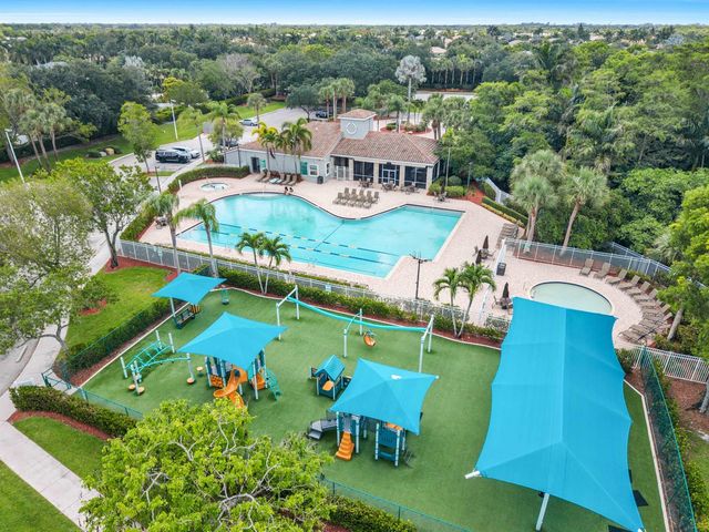 6370 Stonehurst Circle, Lake Worth, FL 33467