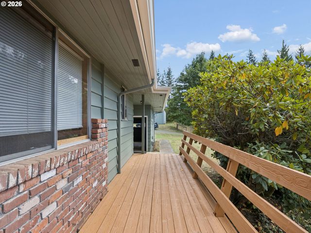 19955 Se TILLSTROM Rd, Damascus, OR 97089