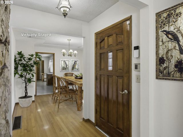 19955 Se TILLSTROM Rd, Damascus, OR 97089