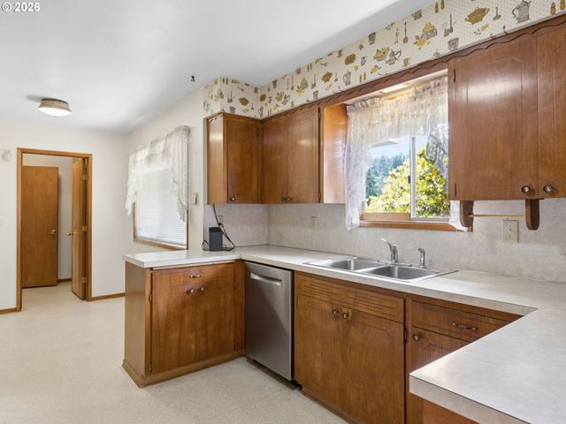19955 Se TILLSTROM Rd, Damascus, OR 97089