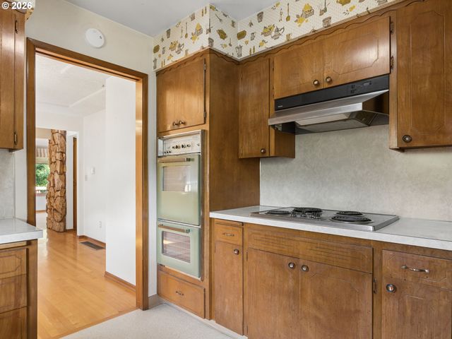 19955 Se TILLSTROM Rd, Damascus, OR 97089