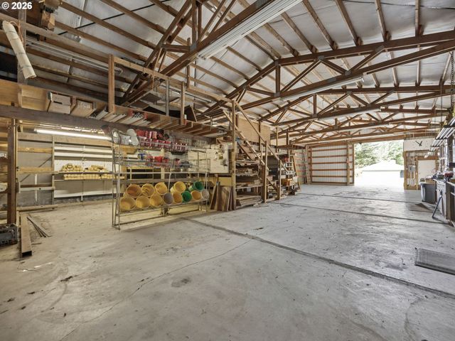 19955 Se TILLSTROM Rd, Damascus, OR 97089