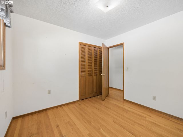 19955 Se TILLSTROM Rd, Damascus, OR 97089