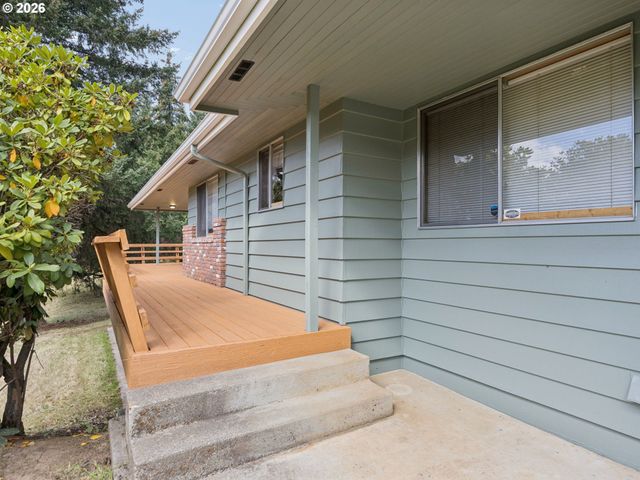 19955 Se TILLSTROM Rd, Damascus, OR 97089