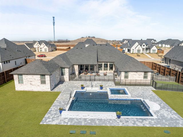 221 Oakmont Drive, Haslet, TX 76052