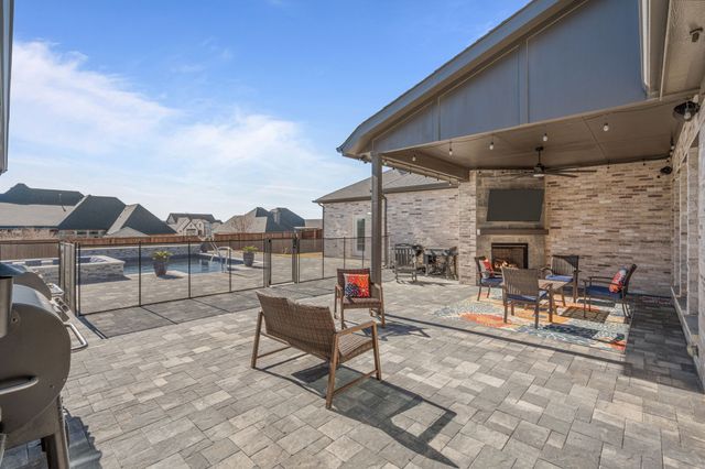 221 Oakmont Drive, Haslet, TX 76052