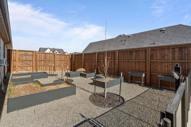 221 Oakmont Drive, Haslet, TX 76052