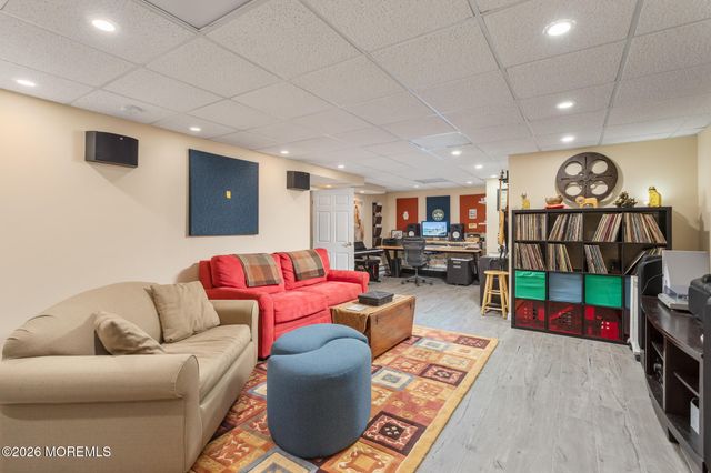 203 Holmes Mill Road, Cream Ridge, NJ 08514