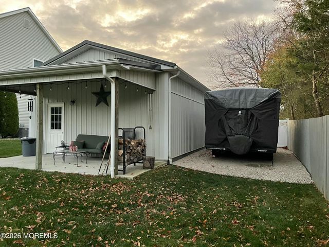 203 Holmes Mill Road, Cream Ridge, NJ 08514