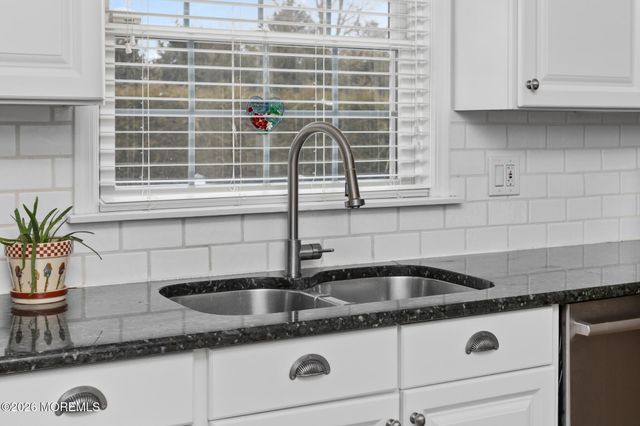 203 Holmes Mill Road, Cream Ridge, NJ 08514