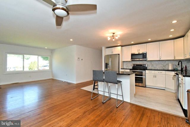 2023 LOCKWOOD LN, Feasterville Trevose, PA 19053