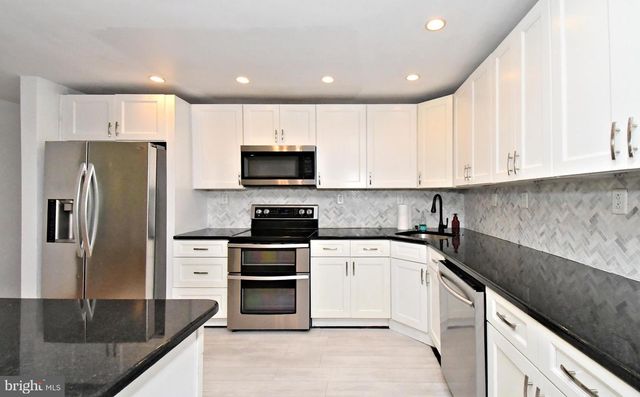 2023 LOCKWOOD LN, Feasterville Trevose, PA 19053