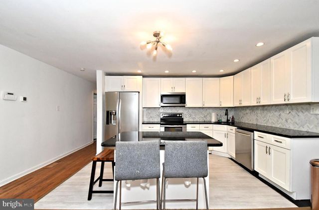 2023 LOCKWOOD LN, Feasterville Trevose, PA 19053