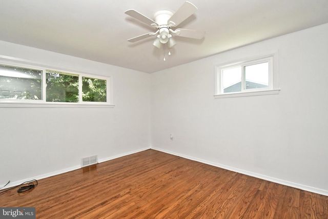 2023 LOCKWOOD LN, Feasterville Trevose, PA 19053