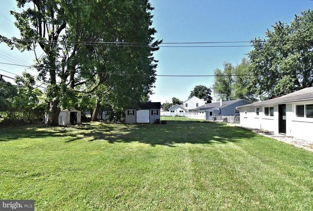 2023 LOCKWOOD LN, Feasterville Trevose, PA 19053