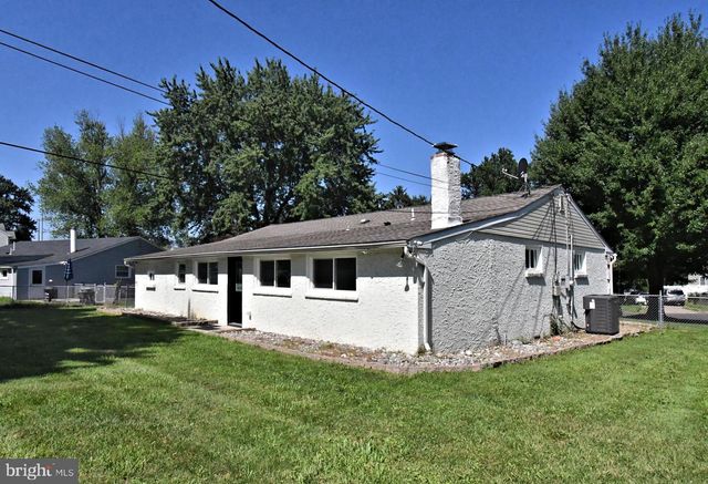 2023 LOCKWOOD LN, Feasterville Trevose, PA 19053