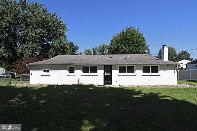 2023 LOCKWOOD LN, Feasterville Trevose, PA 19053