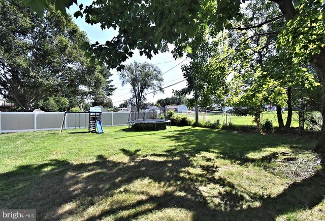 2023 LOCKWOOD LN, Feasterville Trevose, PA 19053