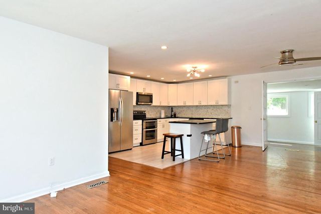 2023 LOCKWOOD LN, Feasterville Trevose, PA 19053