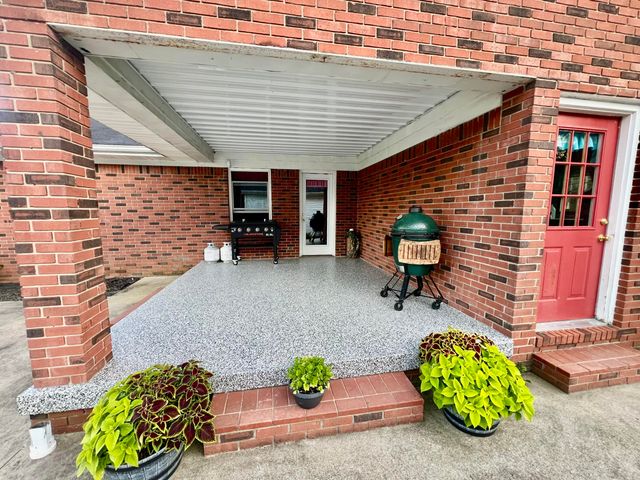 3118 Hamilton Valley Road, Crab Orchard, KY 40419