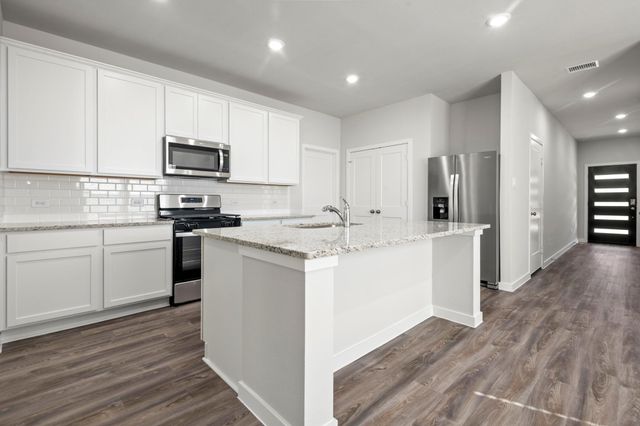160 Valiant Ridge Trail, Magnolia, TX 77354