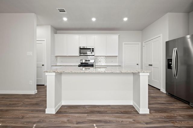 160 Valiant Ridge Trail, Magnolia, TX 77354