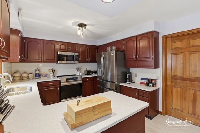 1240 Plum Creek Drive, Bourbonnais, IL 60914