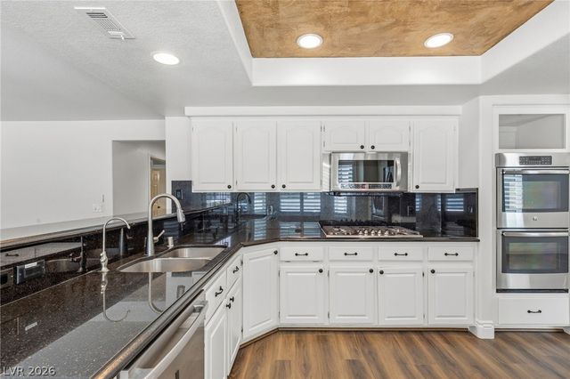 2005 Marble Gorge Drive, Las Vegas, NV 89117