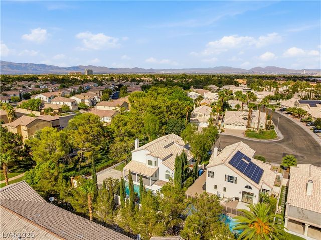 2005 Marble Gorge Drive, Las Vegas, NV 89117