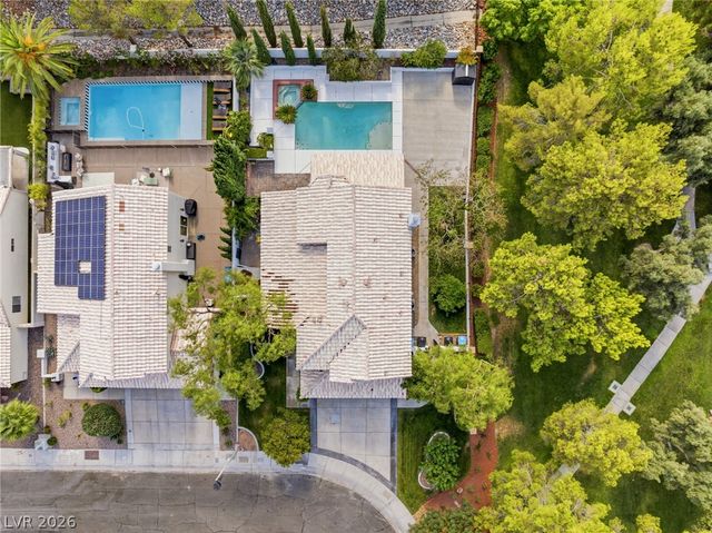 2005 Marble Gorge Drive, Las Vegas, NV 89117
