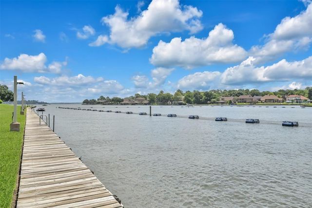 182 April Point Drive N, Conroe, TX 77356