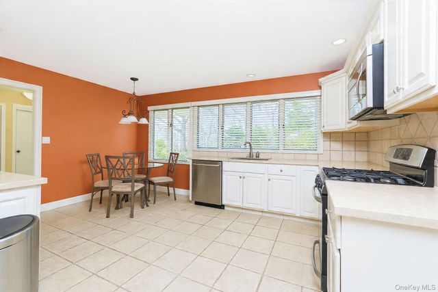 18 Emerson Avenue, Staten Island, NY 10301