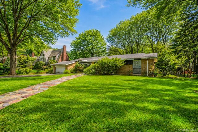 18 Emerson Avenue, Staten Island, NY 10301
