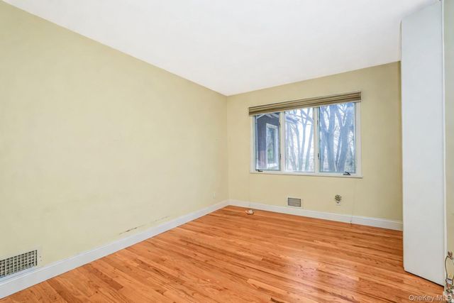 18 Emerson Avenue, Staten Island, NY 10301