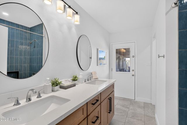 4332 W ECHO Lane, Glendale, AZ 85302