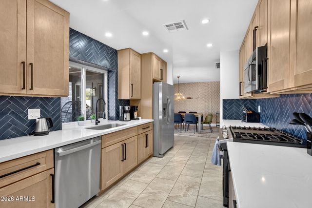 4332 W ECHO Lane, Glendale, AZ 85302