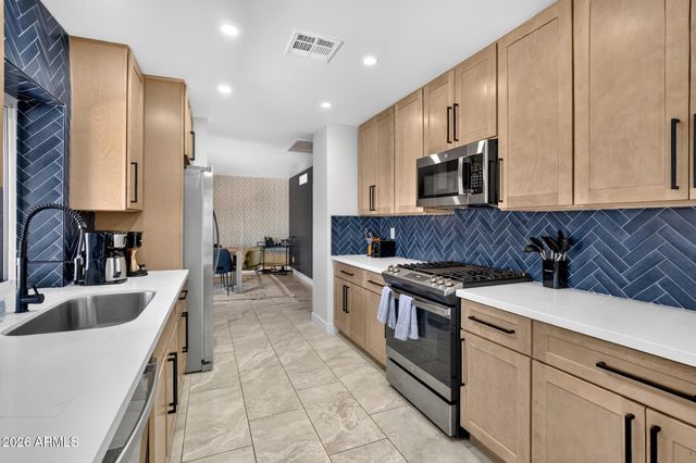 4332 W ECHO Lane, Glendale, AZ 85302