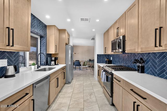 4332 W ECHO Lane, Glendale, AZ 85302