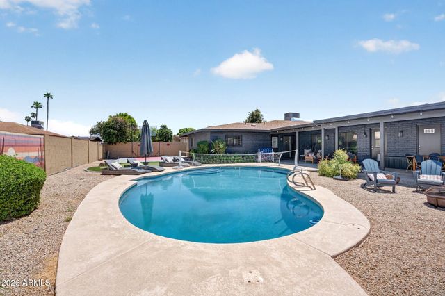 4332 W ECHO Lane, Glendale, AZ 85302