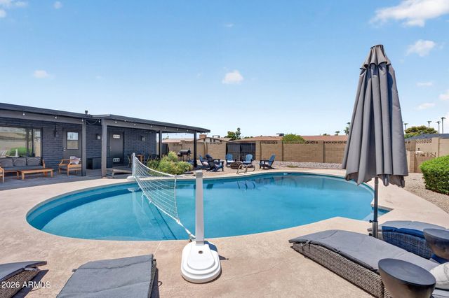 4332 W ECHO Lane, Glendale, AZ 85302