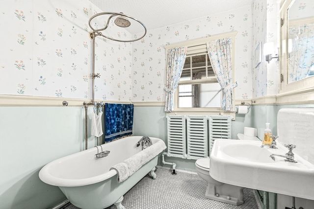 1 Copley Street, Winchester, MA 01890