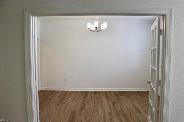 716 Crestfield DR, Chesapeake, VA 23320