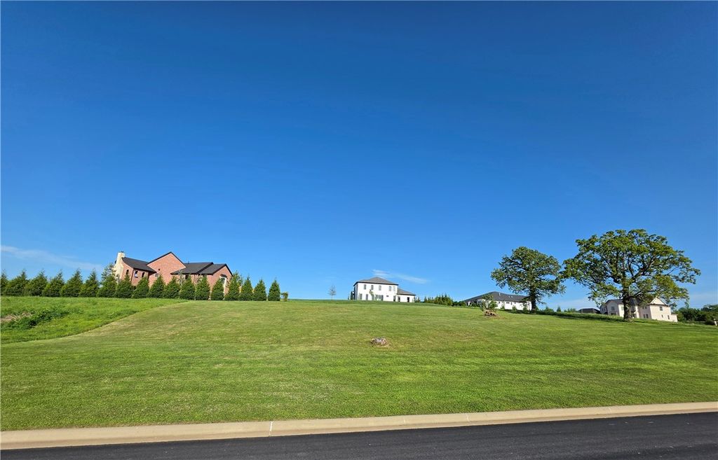 4811 S Southgate Estates Circle, Rogers, AR 72758