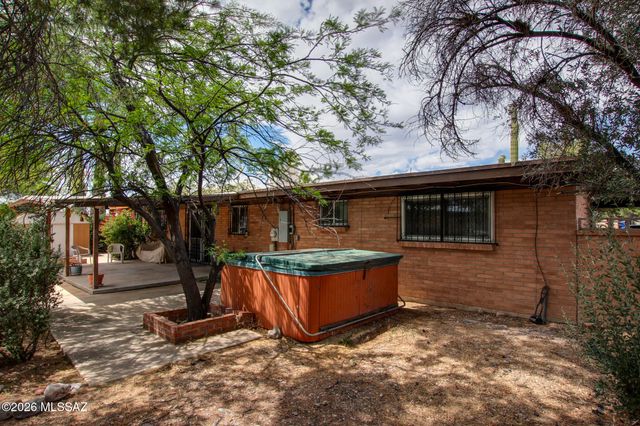 9352 E Palm Tree Drive, Tucson, AZ 85710