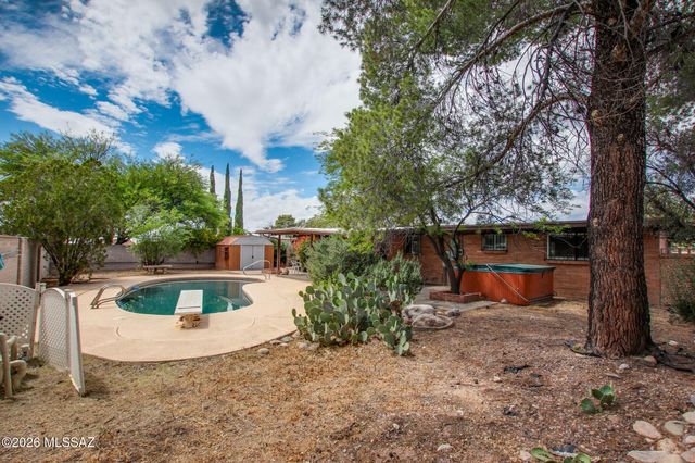 9352 E Palm Tree Drive, Tucson, AZ 85710