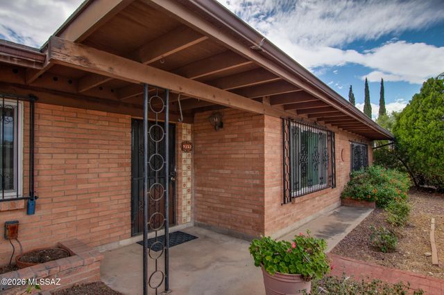 9352 E Palm Tree Drive, Tucson, AZ 85710