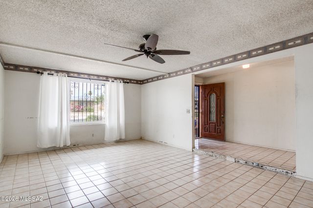 9352 E Palm Tree Drive, Tucson, AZ 85710